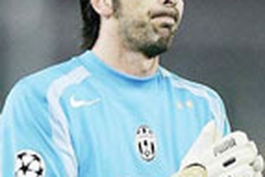 Buffon phủ nhận "dính chàm"