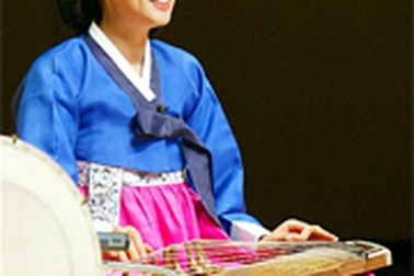 Honey Lee - Hoa hậu tài sắc 