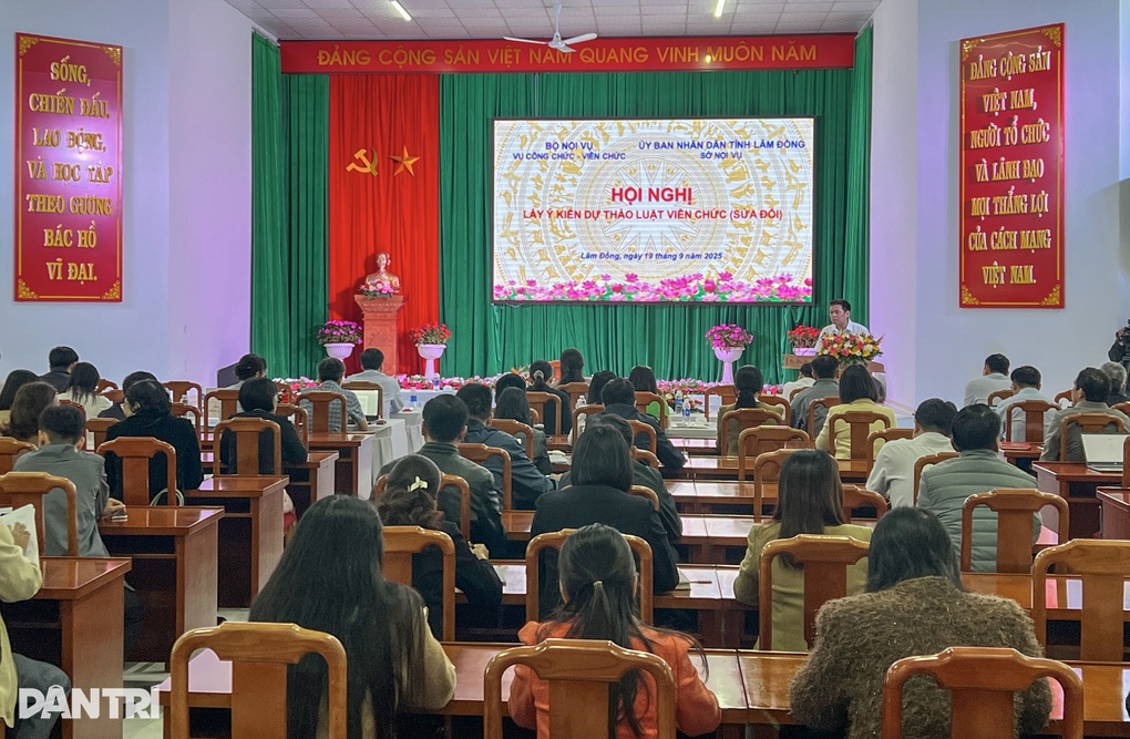 Hành lang pháp lý thông thoáng giúp Lâm Đồng chủ động tuyển dụng người tài - 3 Hành lang pháp lý thông thoáng giúp Lâm Đồng chủ động tuyển dụng người tài - 3