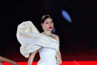 Hồ Ngọc Hà catwalk 10 giây gây sốt, bắn nốt cao ra sao sau sự cố "hát oét"?