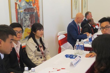 Đại sứ Đan Mạch tiếp tục mở Hội chợ việc làm cho sinh viên 