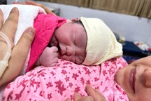 Lợi ích vàng của việc cho trẻ bú sớm, da kề da với mẹ