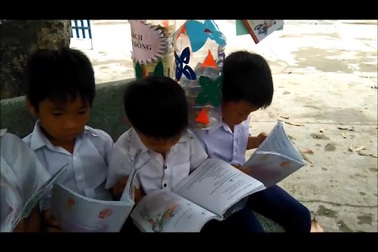 Học sinh hứng thú với thư viện… trên cây