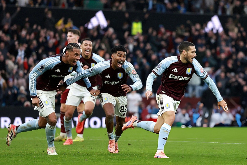 Aston Villa hạ Arsenal nhờ bàn thắng ở phút bù giờ - 2 Aston Villa hạ Arsenal nhờ bàn thắng ở phút bù giờ - 2