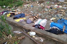 Động đất, sóng thần tấn công Indonesia, thi thể rải rác bờ biển