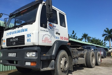 Vi phạm giao thông, tài xế dùng chìa khóa phụ lái xe bỏ trốn