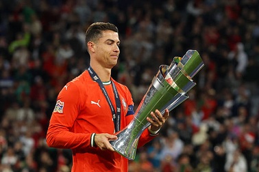 Ronaldo lập kỷ lục, bật khóc khi giành chức vô địch UEFA Nations League