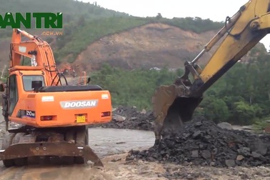 Nỗ lực cứu "núi nhân tạo" và đập 790