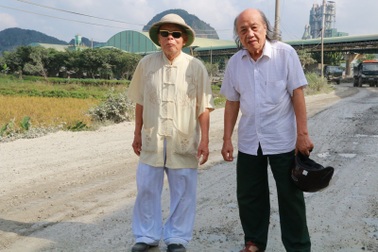 Cựu binh vay lãi ngân hàng làm đường cho dân