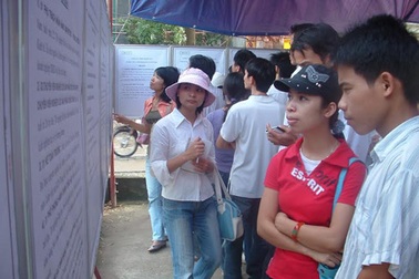 Xót xa cử nhân đi làm ô sin, bảo vệ