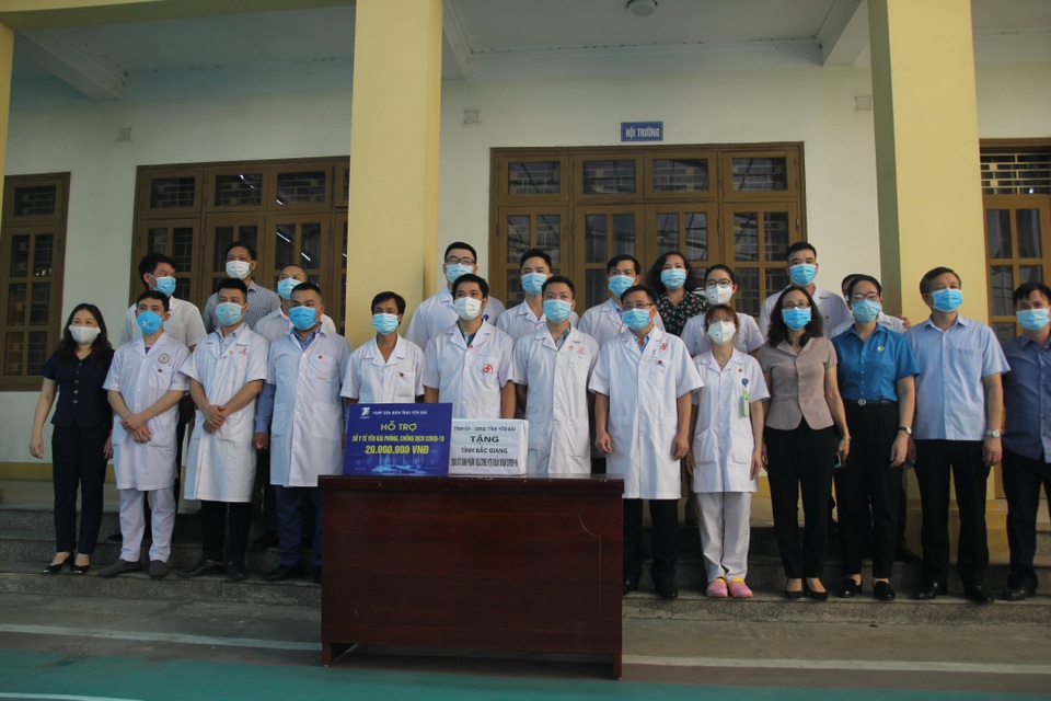 15 cán bộ, y bác sĩ ở Yên Bái chia lửa với Bắc Giang chống dịch - 3 15 cán bộ, y bác sĩ ở Yên Bái chia lửa với Bắc Giang chống dịch - 3