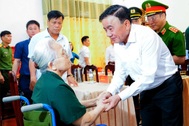 Thường trực Ban Bí thư tri ân người có công tại Nghệ An, Hà Tĩnh