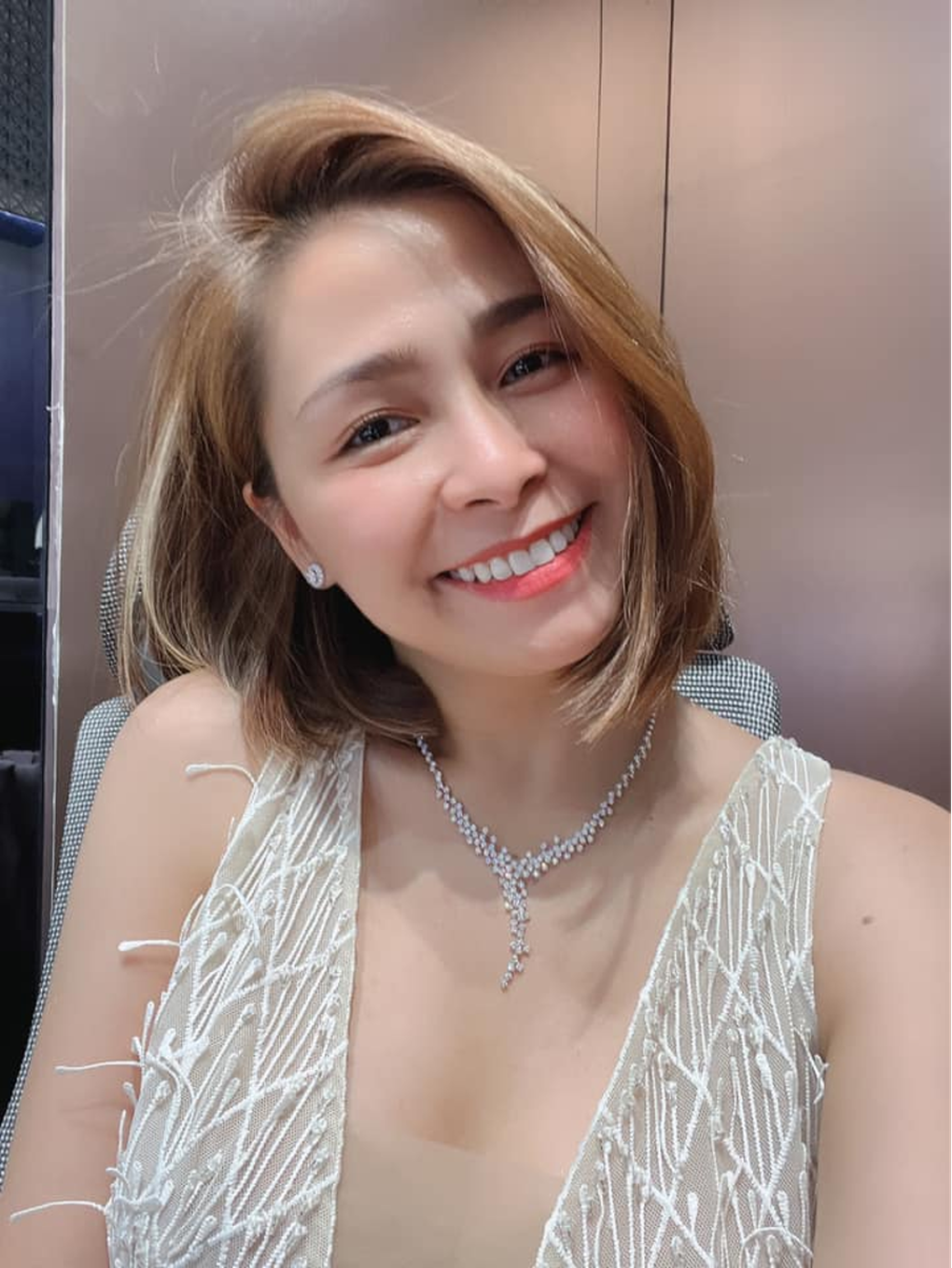 Hơn ba thập kỷ Hoàng Thứ Jewelry kết tạo trang sức cho phái đẹp tỏa sáng - 4 Hơn ba thập kỷ Hoàng Thứ Jewelry kết tạo trang sức cho phái đẹp tỏa sáng - 4