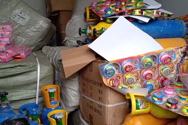 Đà Nẵng: Phát hiện gần 80 bình khí cười đang trên đường tiêu thụ