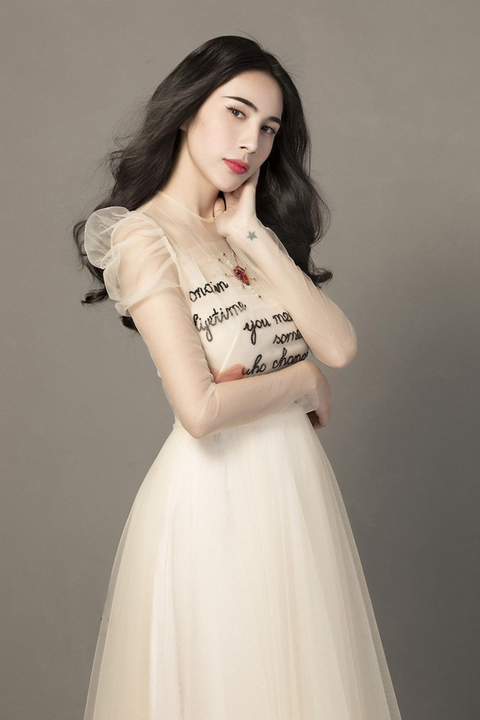 Nathan Lee sở hữu độc quyền ca khúc Giấc mơ tuyết trắng của Thủy Tiên - 1 Nathan Lee sở hữu độc quyền ca khúc Giấc mơ tuyết trắng của Thủy Tiên - 1