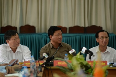 "Ý kiến Bí thư mà 3 tháng mới làm, thế ý kiến dân thì sao?"