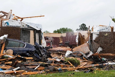 Mỹ: 40 cơn lốc xoáy càn quét kinh hoàng giữa dịch Covid-19, 31 người chết