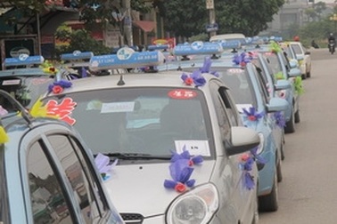 Xem đám cưới của 20 cặp đôi công nhân ngày “tam trùng”