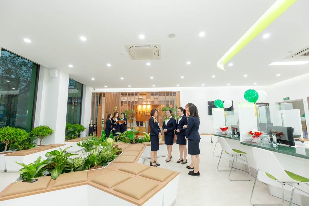 Vietcombank khai trương nhiều chi nhánh mới, mở rộng mạng lưới phục vụ khách hàng - 1 Vietcombank khai trương nhiều chi nhánh mới, mở rộng mạng lưới phục vụ khách hàng - 1