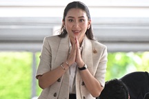 Con gái ông Thaksin được bầu làm thủ tướng Thái Lan