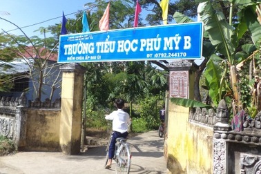 Đề nghị kỷ luật khiển trách thầy giáo đánh nữ sinh bầm mông   