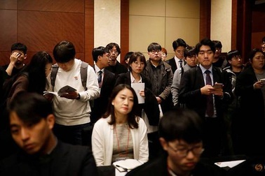 Tỷ lệ thất nghiệp cao, thanh niên Hàn Quốc đổ xô ra nước ngoài "săn" việc