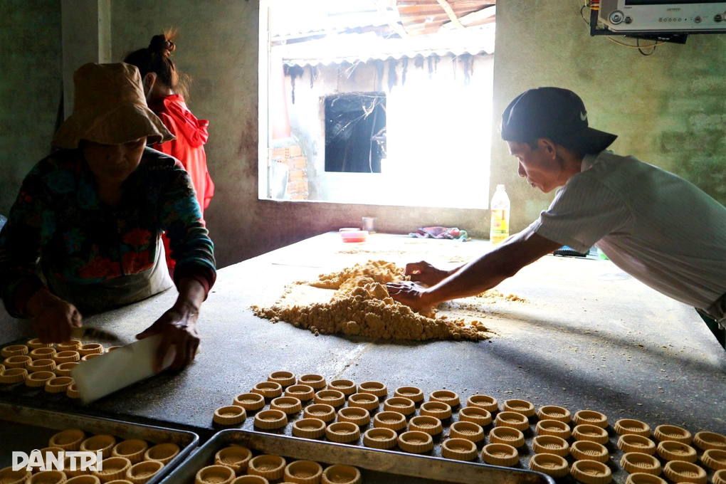 Cả làng lốc cốc đóng thứ bánh ngọt lịm đón xuân - 1 Cả làng lốc cốc đóng thứ bánh ngọt lịm đón xuân - 1
