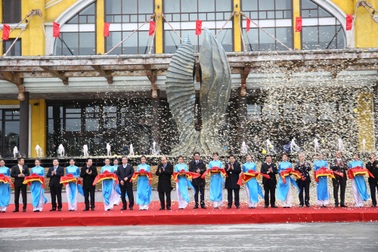 Thủ tướng nhấn nút khai trương cao tốc 12 nghìn tỉ Hạ Long- Vân Đồn và Cảng tàu khách du lịch quốc tế Hạ Long