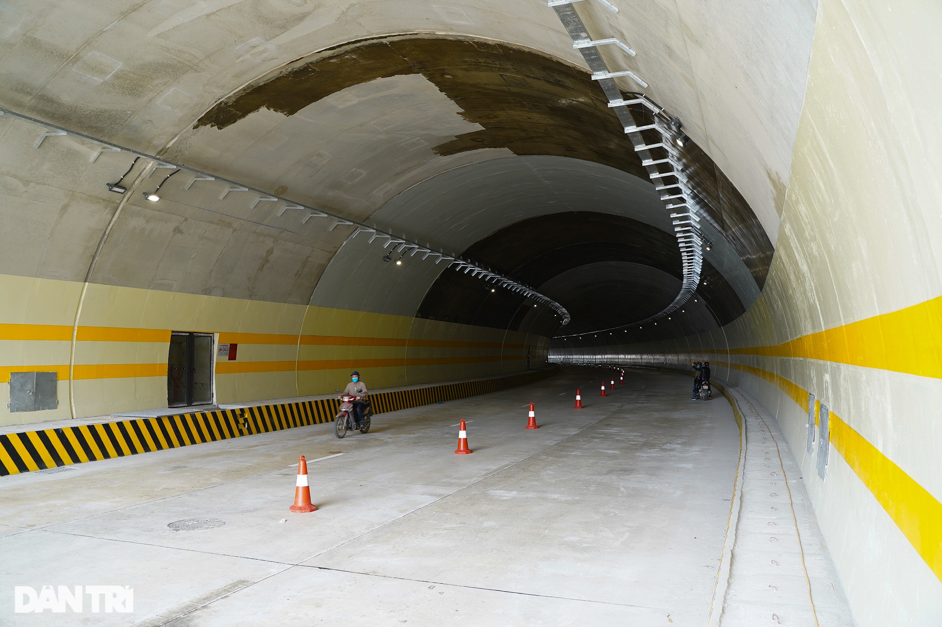 Toàn cảnh tuyến đường bao biển xuyên vịnh Hạ Long - 11