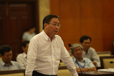 Bao giờ hết tình trạng quá tải bệnh viện tuyến trên?