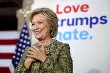 Báo Nga khen bà Clinton sau cuộc tranh luận đầu tiên