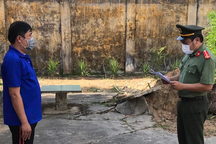 Bắt Hiệu trưởng cấp bằng trái quy định để trục lợi