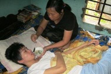 “Mẹ ơi, sao không để con chết đi”