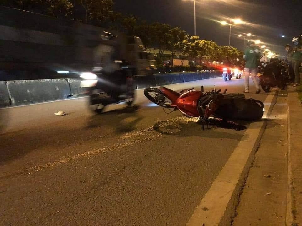Nam sinh năm cuối tử nạn trước ngày hoàn thành luận án tốt nghiệp - 2 Nam sinh năm cuối tử nạn trước ngày hoàn thành luận án tốt nghiệp - 2