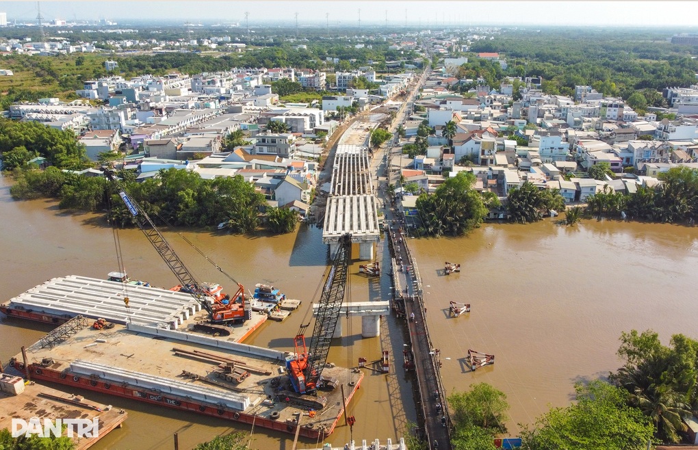 Đôi cầu Long Kiểng TPHCM: Cầu mới gần 600 tỷ đồng sắp xong, cầu cũ lại hỏng - 4 Đôi cầu Long Kiểng TPHCM: Cầu mới gần 600 tỷ đồng sắp xong, cầu cũ lại hỏng - 4