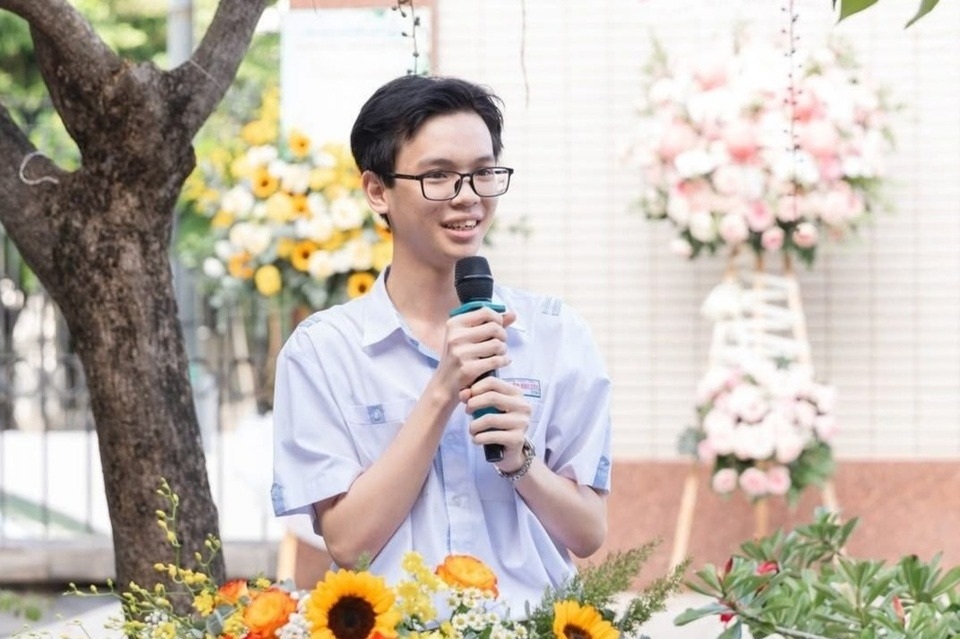 Chân dung các thủ khoa của 5 khối xét tuyển đại học - 12 Chân dung các thủ khoa của 5 khối xét tuyển đại học - 12