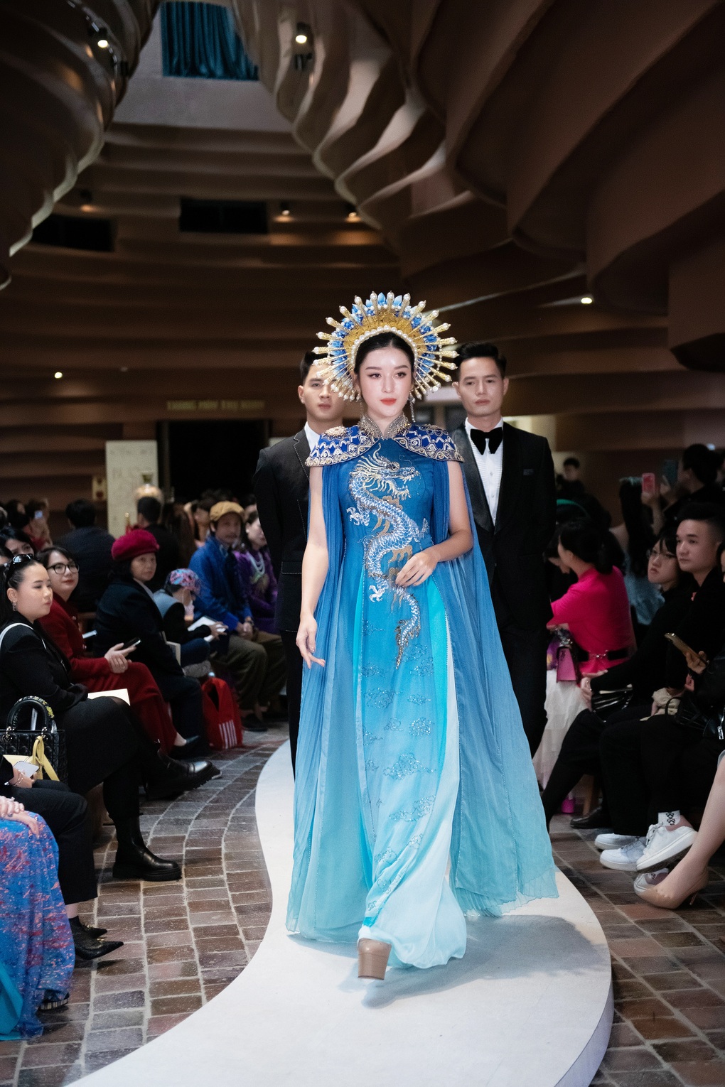 Hoa hậu Ngô Phương Lan giản dị, Á hậu Huyền My mặc áo dài ấn tượng - 7 Hoa hậu Ngô Phương Lan giản dị, Á hậu Huyền My mặc áo dài ấn tượng - 7