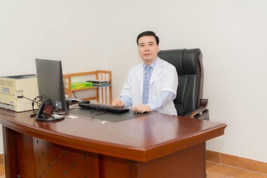 TS.BS Nguyễn Thanh Sơn chia sẻ cách chăm sóc trẻ mọc răng sữa đúng cách