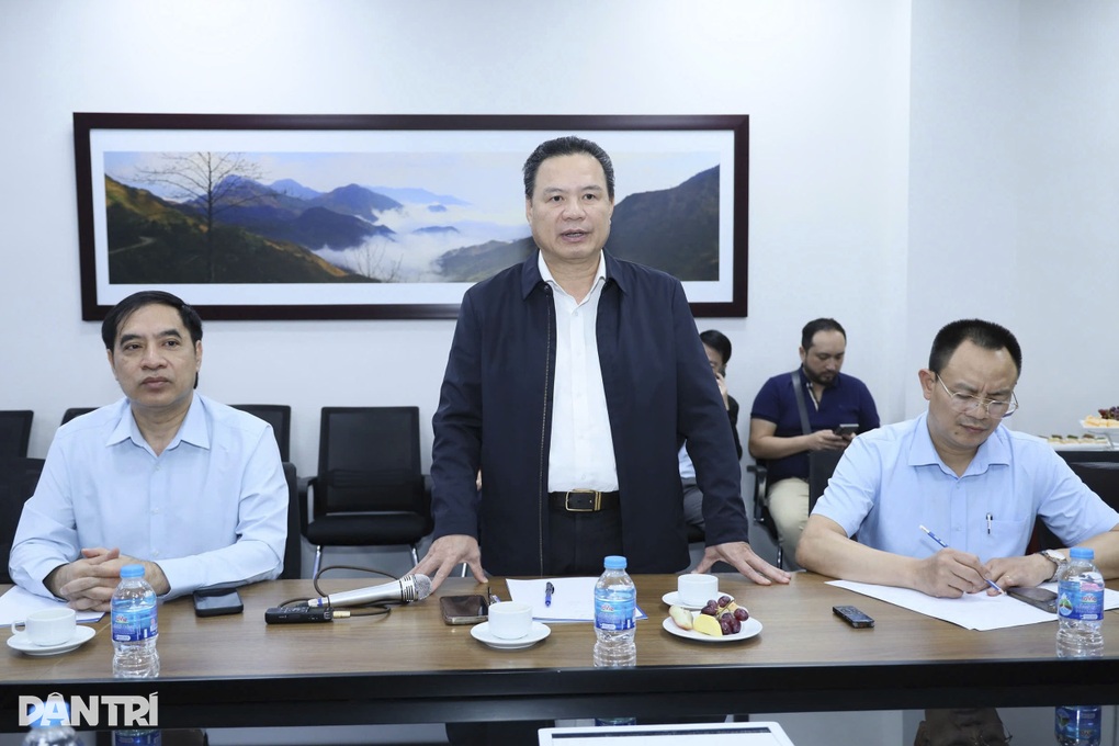Đoàn công tác của Bộ Nội vụ nắm bắt an toàn vệ sinh lao động tại Hải Phòng - 1 Đoàn công tác của Bộ Nội vụ nắm bắt an toàn vệ sinh lao động tại Hải Phòng - 1