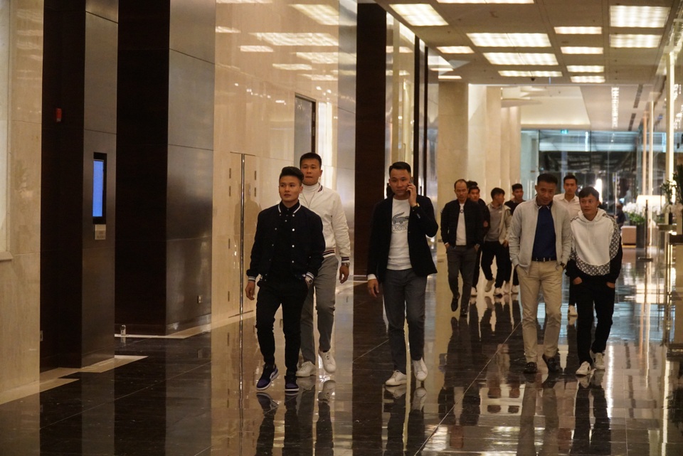 Đám cưới Duy Mạnh - Quỳnh Anh: Cô dâu, chú rể bật khóc vì xúc động - 5 Đám cưới Duy Mạnh - Quỳnh Anh: Cô dâu, chú rể bật khóc vì xúc động - 5