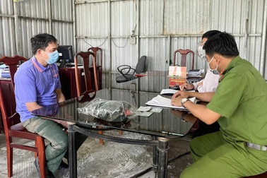 Tạm giữ đại tá quân đội rởm thông chốt kiểm dịch