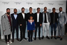 C.Ronaldo đẹp trai rạng ngời trong ngày khai trương cơ sở làm tóc