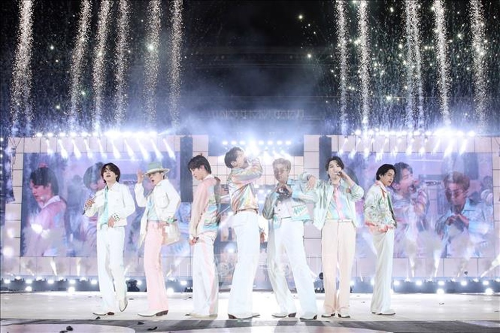 BTS có thể phải nhập ngũ, công ty chủ quản thiệt hại 10 tỷ USD vì tranh cãi - 4 BTS có thể phải nhập ngũ, công ty chủ quản thiệt hại 10 tỷ USD vì tranh cãi - 4