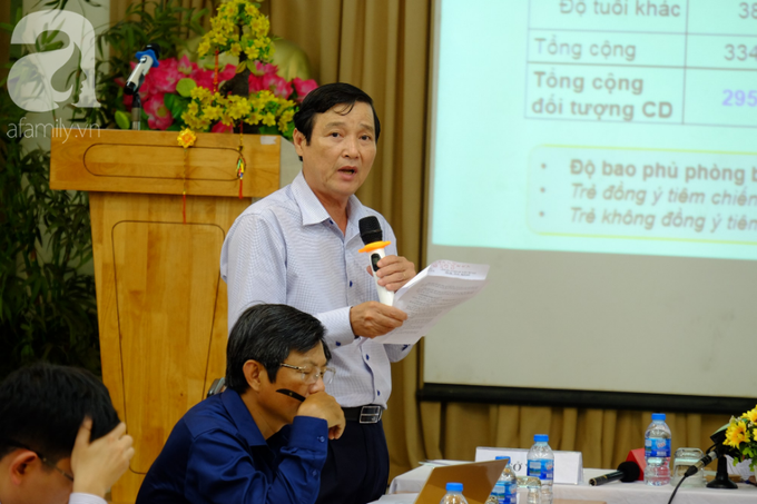 Bộ trưởng Y tế trực tiếp thị sát dịch sởi tại TP.HCM, cảnh báo các bà mẹ không chích ngừa sẽ lãnh hậu quả - Ảnh 10. Bộ trưởng Y tế trực tiếp thị sát dịch sởi tại TP.HCM, cảnh báo các bà mẹ không chích ngừa sẽ lãnh hậu quả - Ảnh 10.