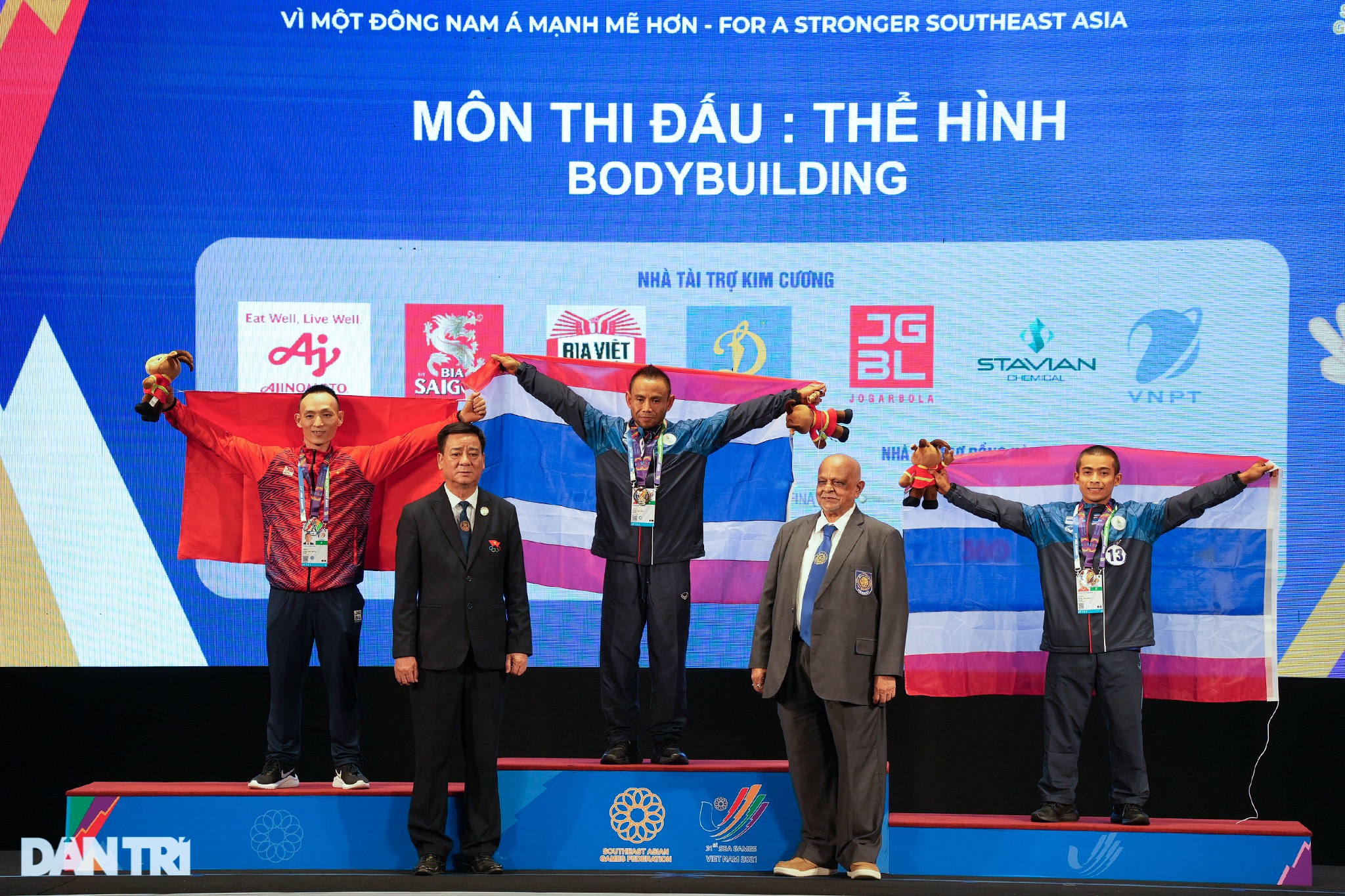 Chiêm ngưỡng cơ bắp cuồn cuộn của các lực sĩ vừa giành HCV môn Thể hình - 9 Chiêm ngưỡng cơ bắp cuồn cuộn của các lực sĩ vừa giành HCV môn Thể hình - 9