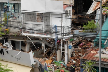 Vụ nổ sập nhà phát ra từ công ty tạo cảnh khói lửa phim trường