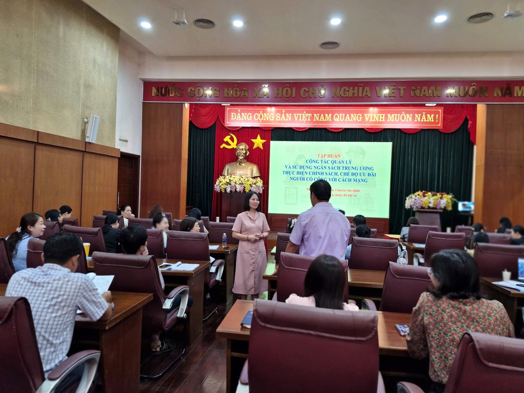 Hoàn tất tập huấn nghiệp vụ kế toán người có công cho công chức TPHCM - 3 Hoàn tất tập huấn nghiệp vụ kế toán người có công cho công chức TPHCM - 3
