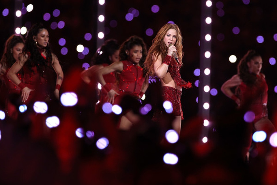 Mãn nhãn với màn diễn bùng nổ của Shakira và Jennifer Lopez - 13 Mãn nhãn với màn diễn bùng nổ của Shakira và Jennifer Lopez - 13