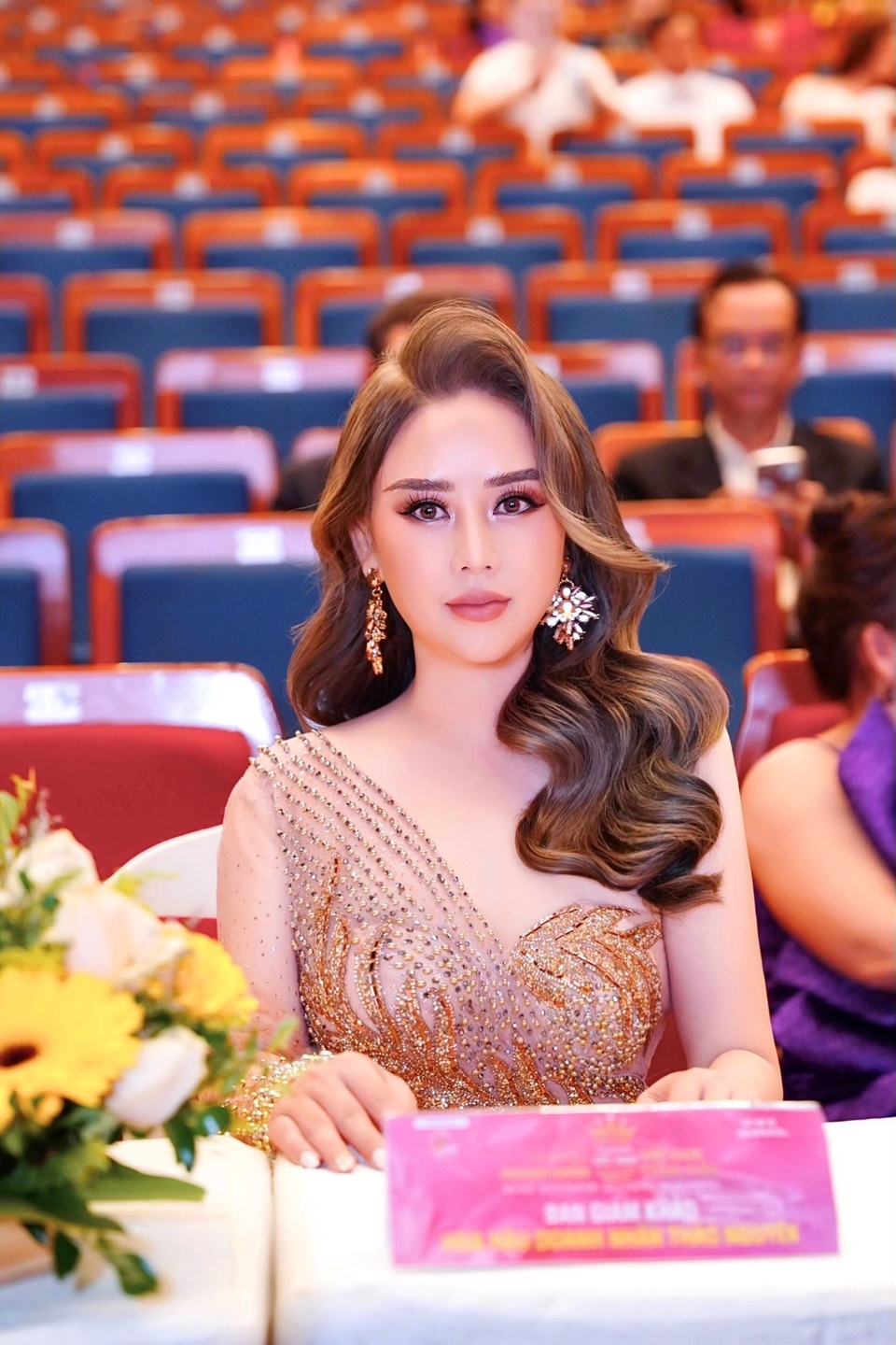 Hoa hậu Hoàng Thị Thảo Nguyên khoe sắc tại CK Hoa hậu Doanh nhân Việt Nam Toàn cầu 2020 - 1 Hoa hậu Hoàng Thị Thảo Nguyên khoe sắc tại CK Hoa hậu Doanh nhân Việt Nam Toàn cầu 2020 - 1