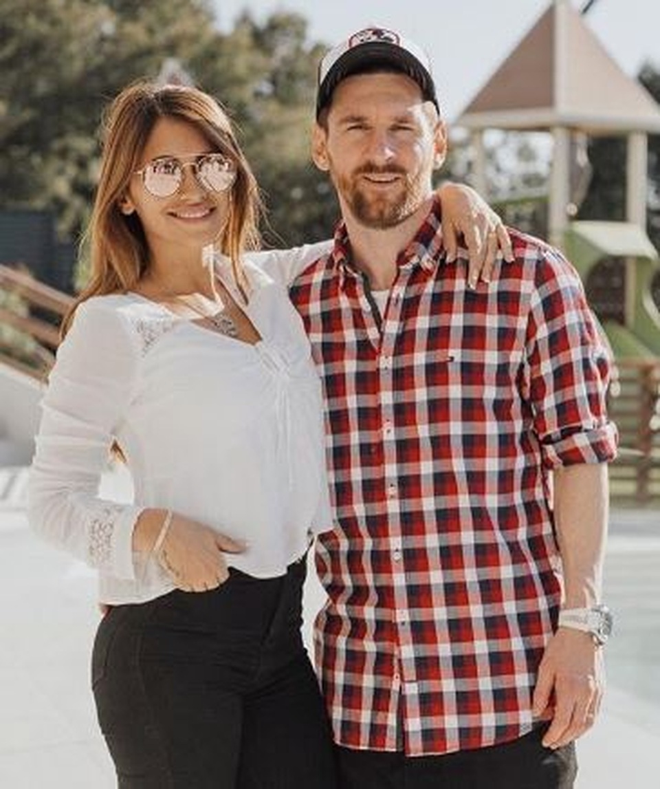 Vợ chồng Messi gây xúc động với loạt ảnh tình yêu ngọt ngào - 1 Vợ chồng Messi gây xúc động với loạt ảnh tình yêu ngọt ngào - 1